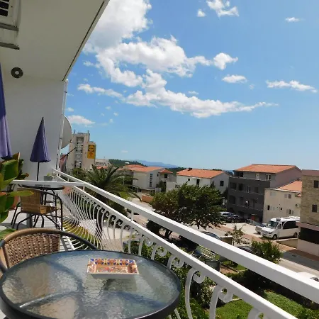 Jacky Apartament *